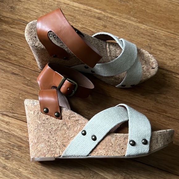 NEW LUCKY BRAND Strappy Tan/Brown Wedge Sandals sz 7.5 - Picture 3 of 6